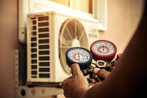 Professional Ac Installation technician working in Golden Valley, MN